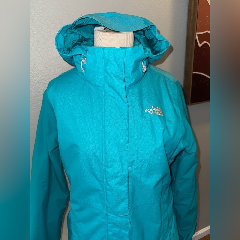 THE NORTH FACE INLUX INSULATED HYVENT JACKET WOMEN'S SIZE MEDIUM
Turquoise - Picture 2 of 13